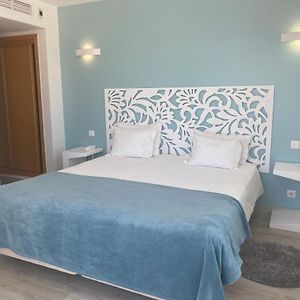 Zimmer mit Kingsize-Bett